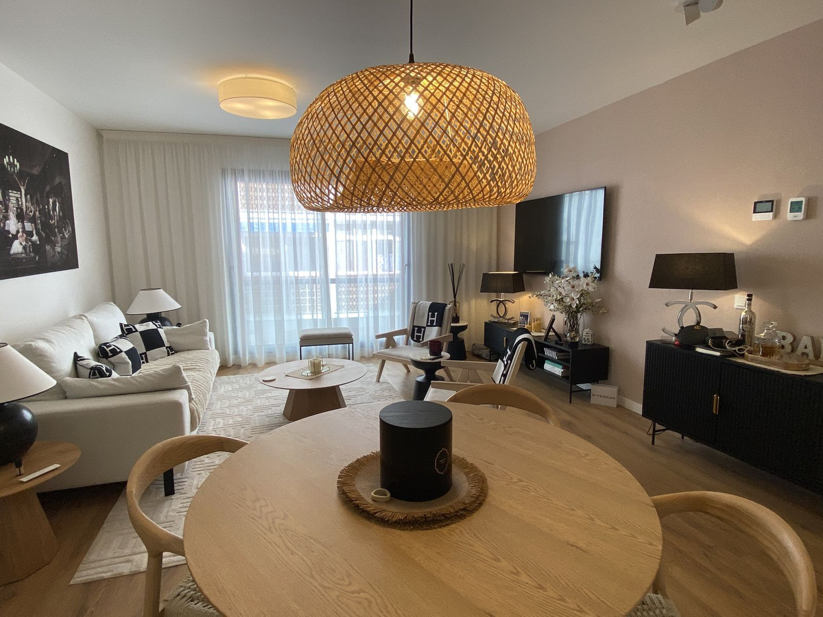 2 Bedroom Apartment in Estepona - Photo 22