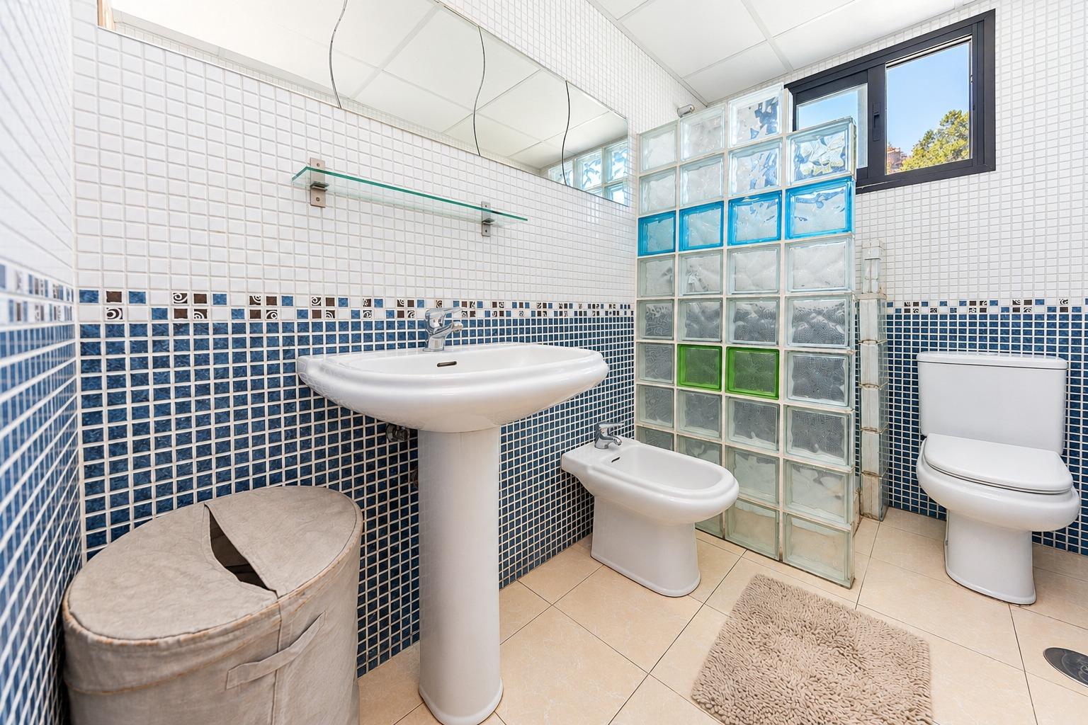 1 Bedroom Apartment in Mijas - Photo 10