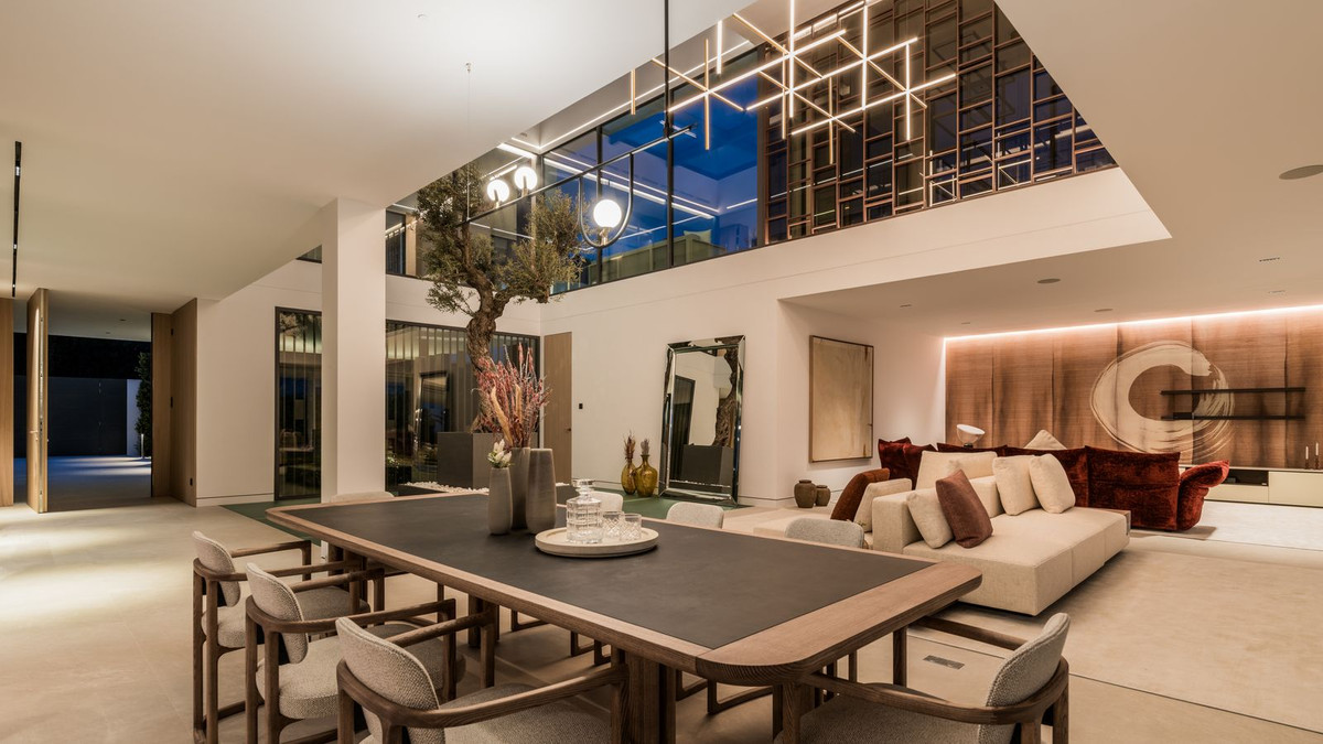 5 Bedroom Villa in Marbella - Photo 10