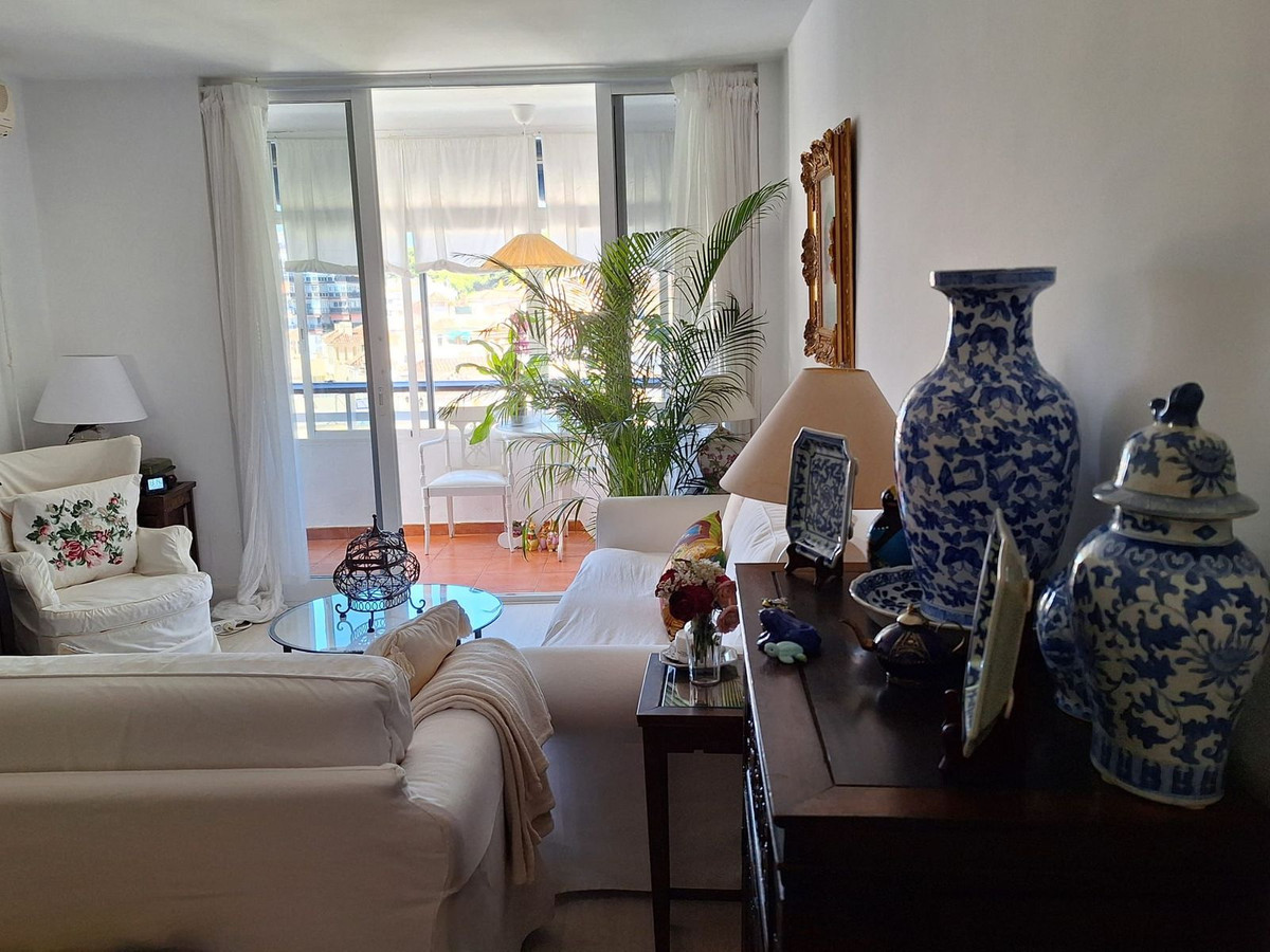 3 Bedroom Apartment in Marbella - Photo 10