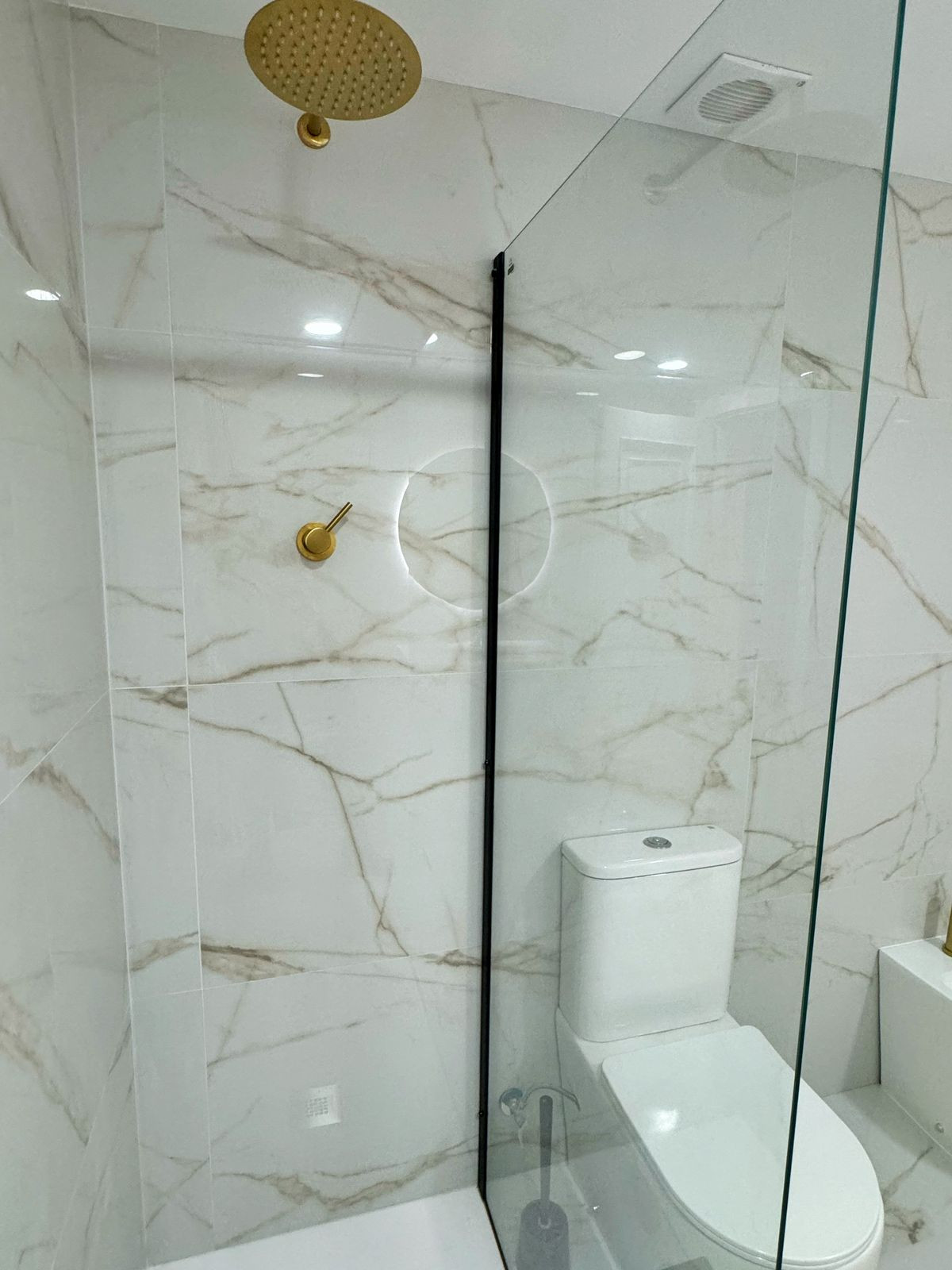 5 Bedroom Apartment in Benahavís - Photo 19