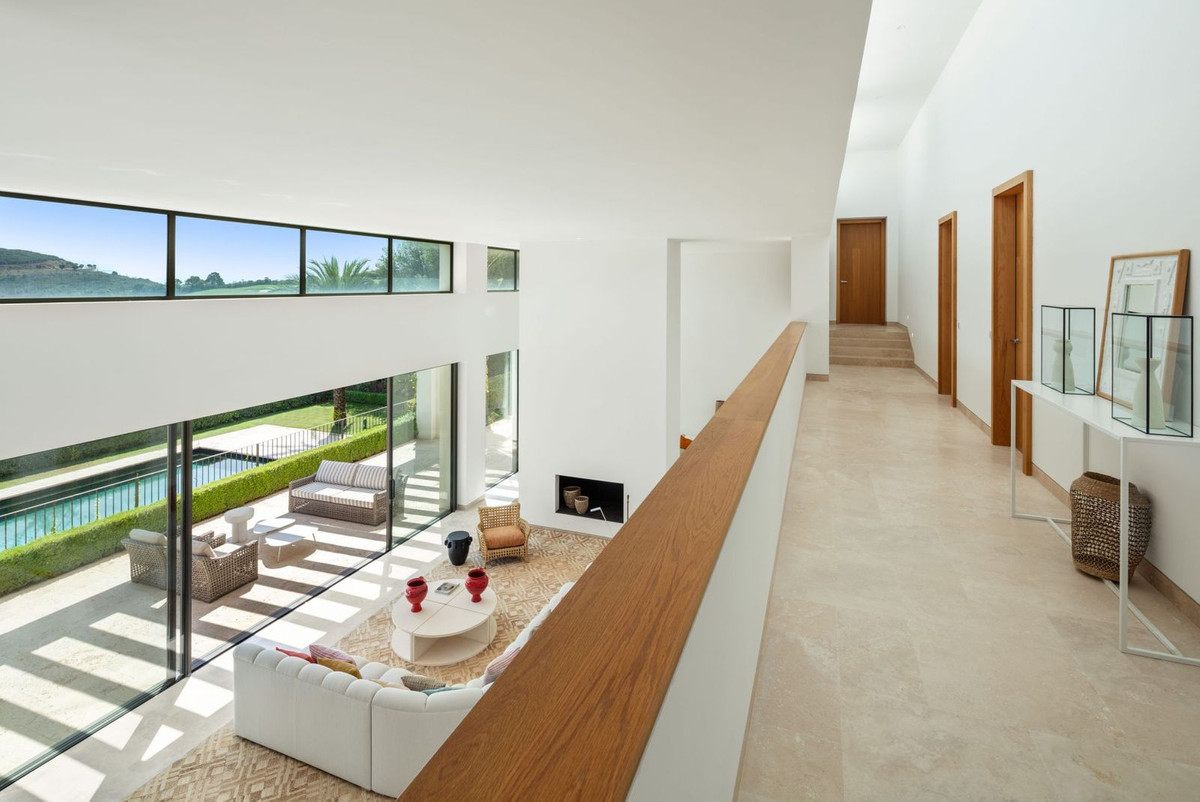 6 Bedroom Villa in Casares - Photo 15
