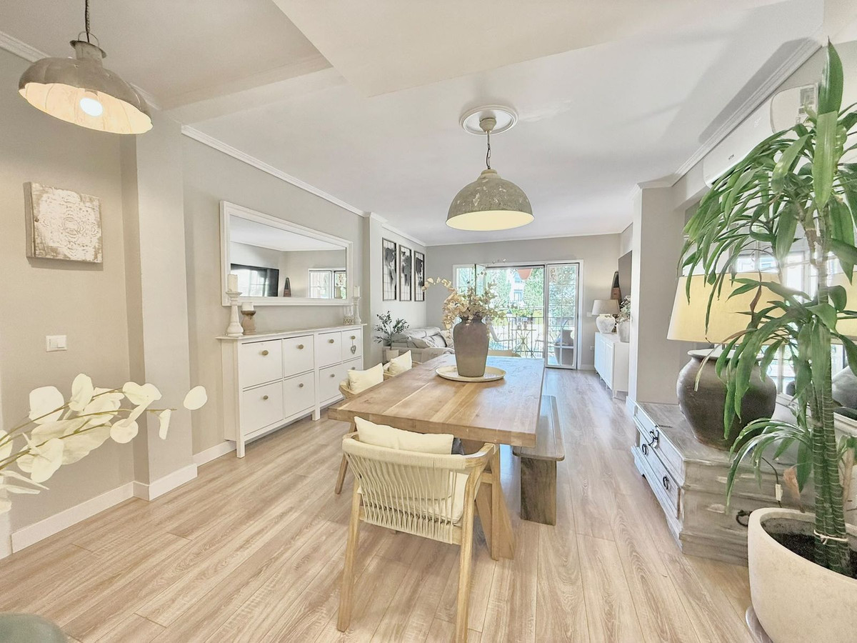 2 Bedroom Apartment in Fuengirola - Photo 8