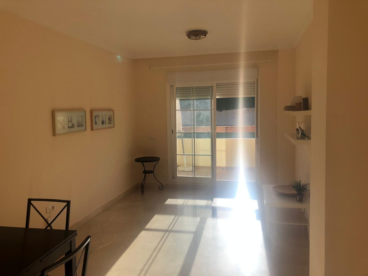 2 Bedroom Apartment in Benalmádena - Photo 14