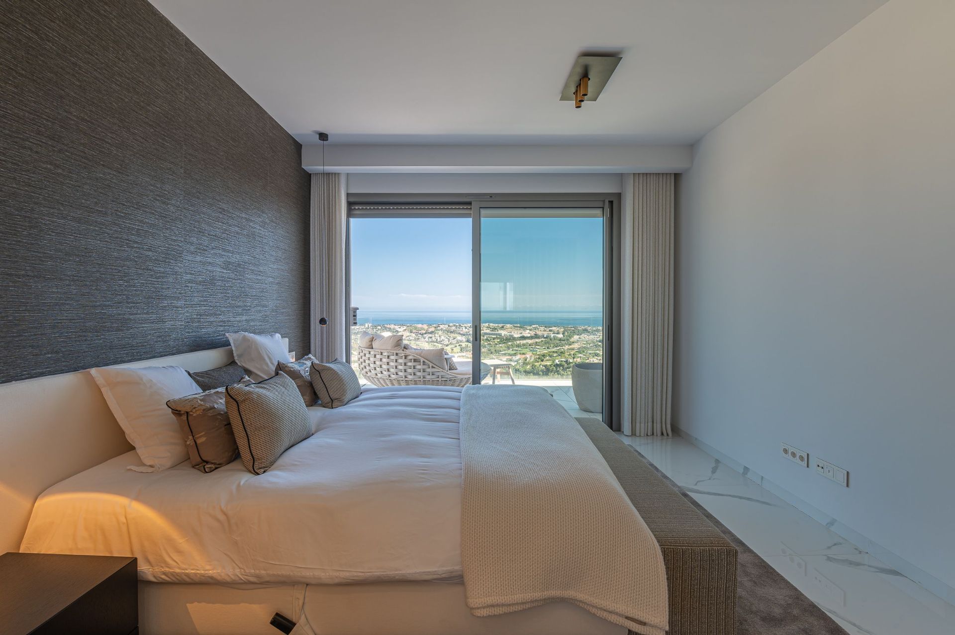 3 Bedroom Apartment in Benahavís - Photo 20