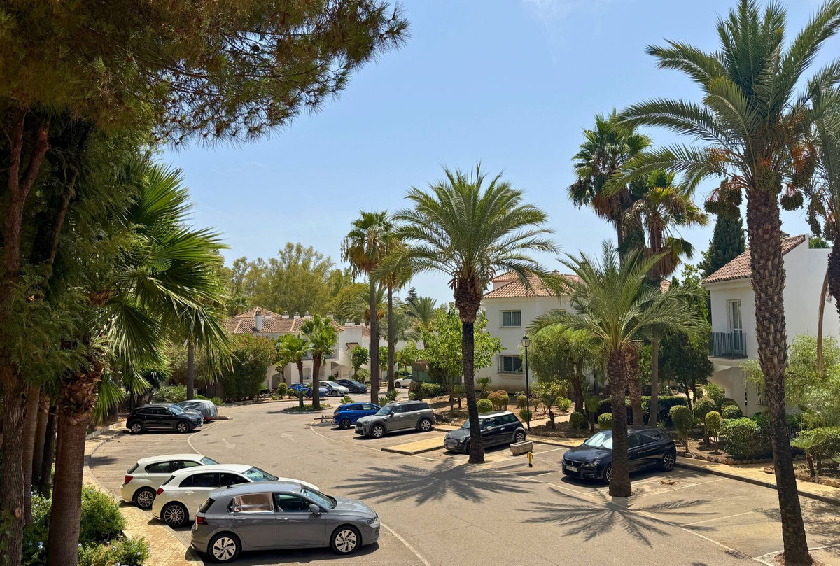 Piso de 2 dormitorios con piscina en Málaga – Foto 8
