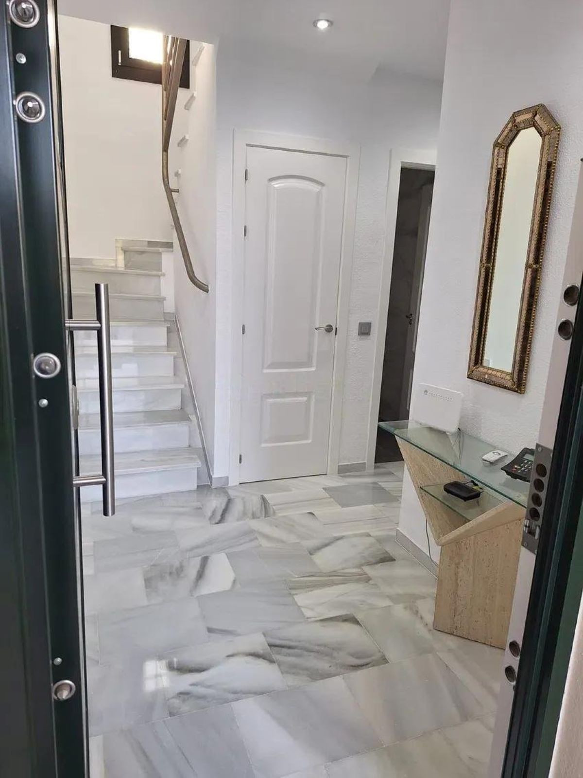 3 Bedroom Townhouse in Benalmádena - Photo 6
