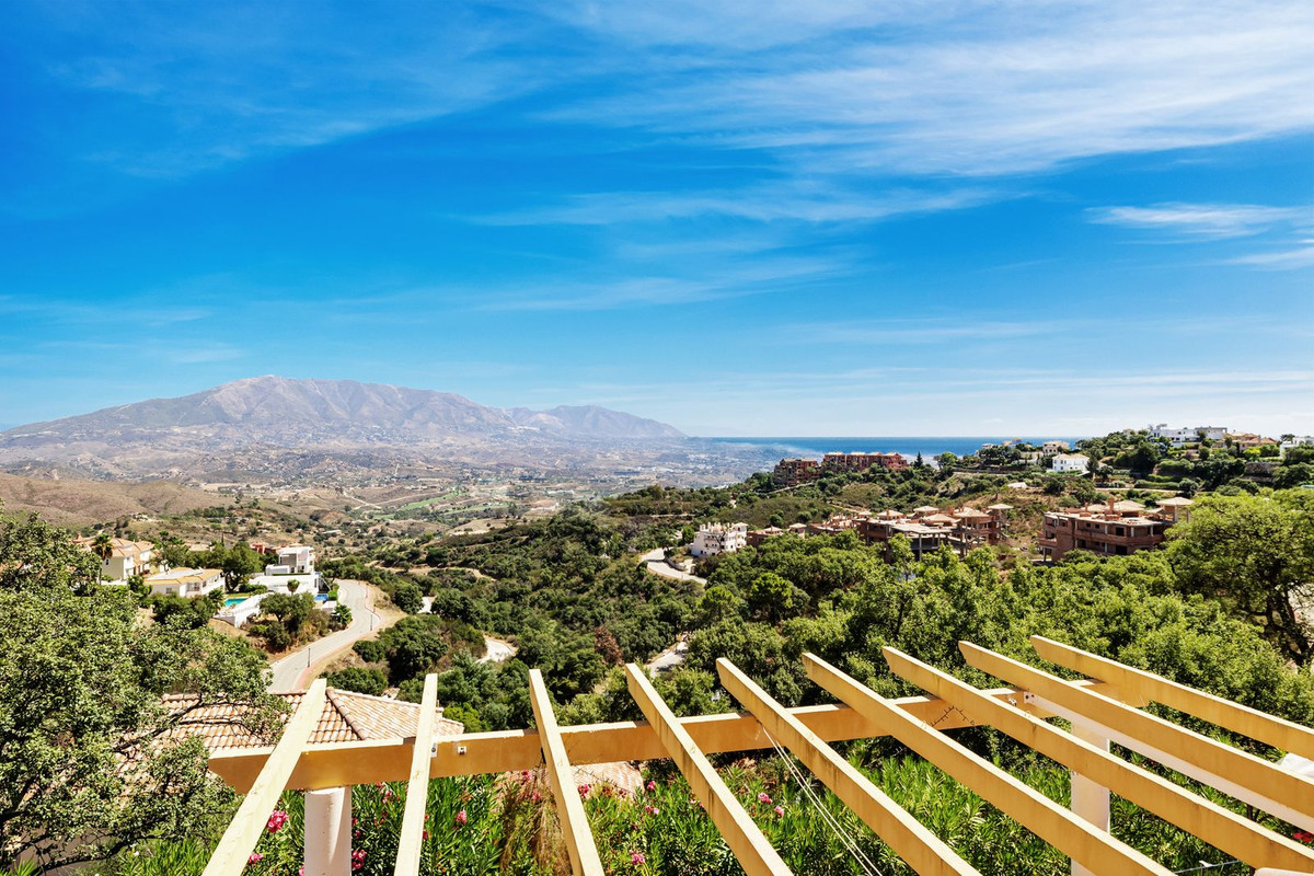 6 Bedroom Villa in Marbella - Photo 28