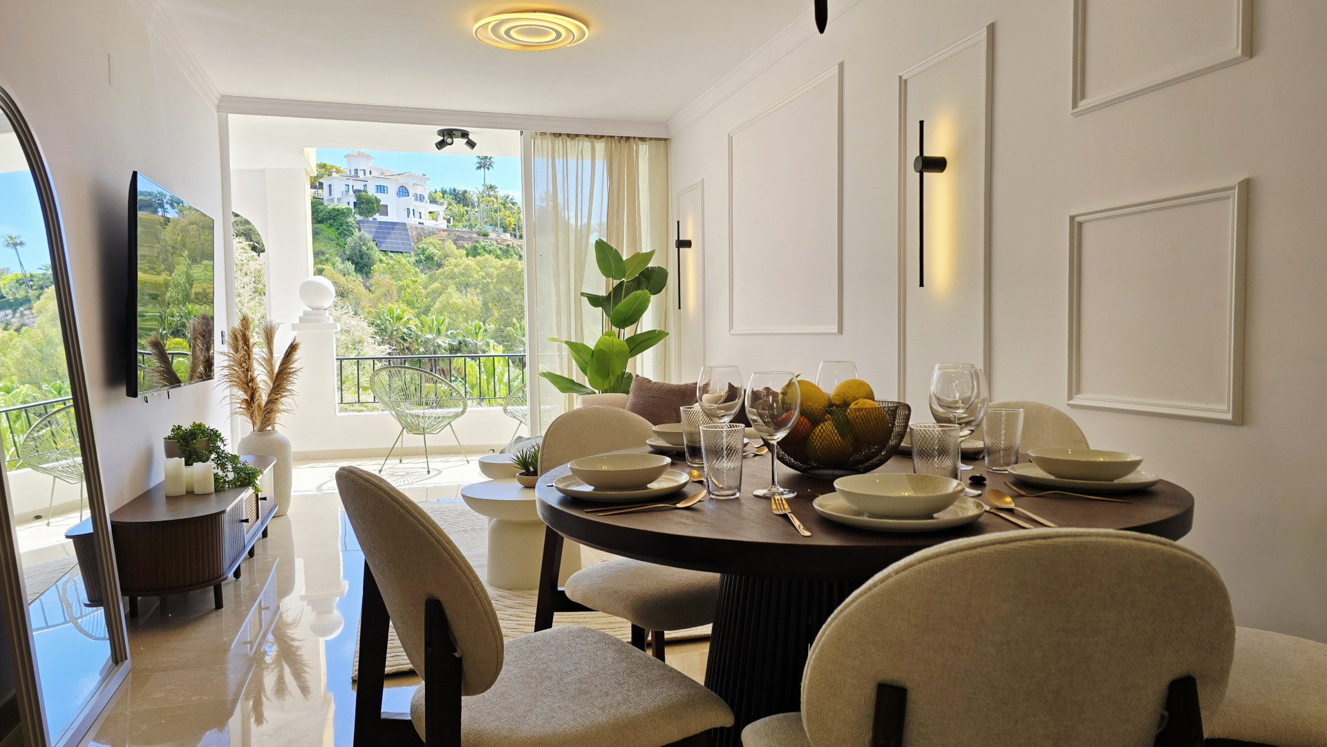 3 Bedroom Apartment in Benahavís - Photo 10