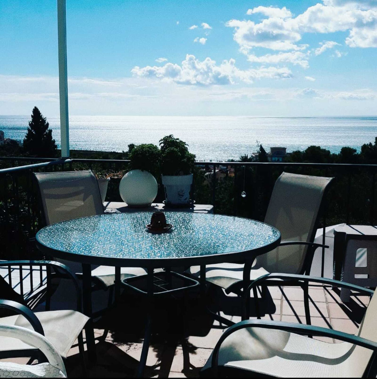 4 Bedroom Townhouse in Estepona - Photo 2