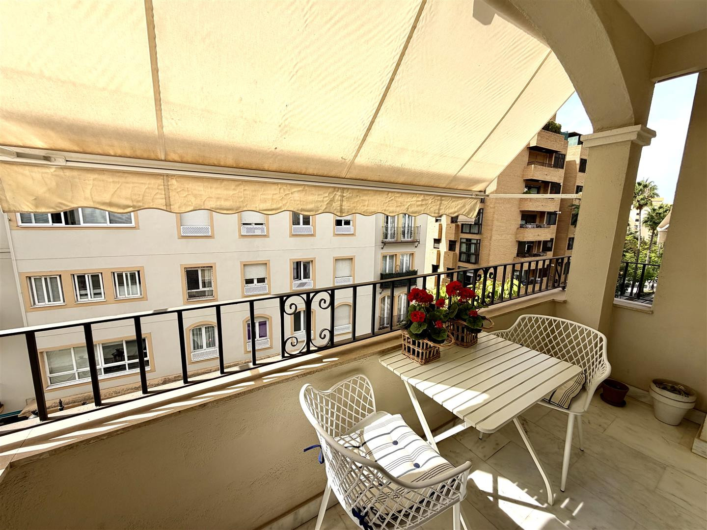2 Bedroom Apartment in Marbella - Photo 2