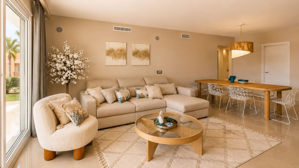2 Bedroom Apartment in Estepona - Photo 11