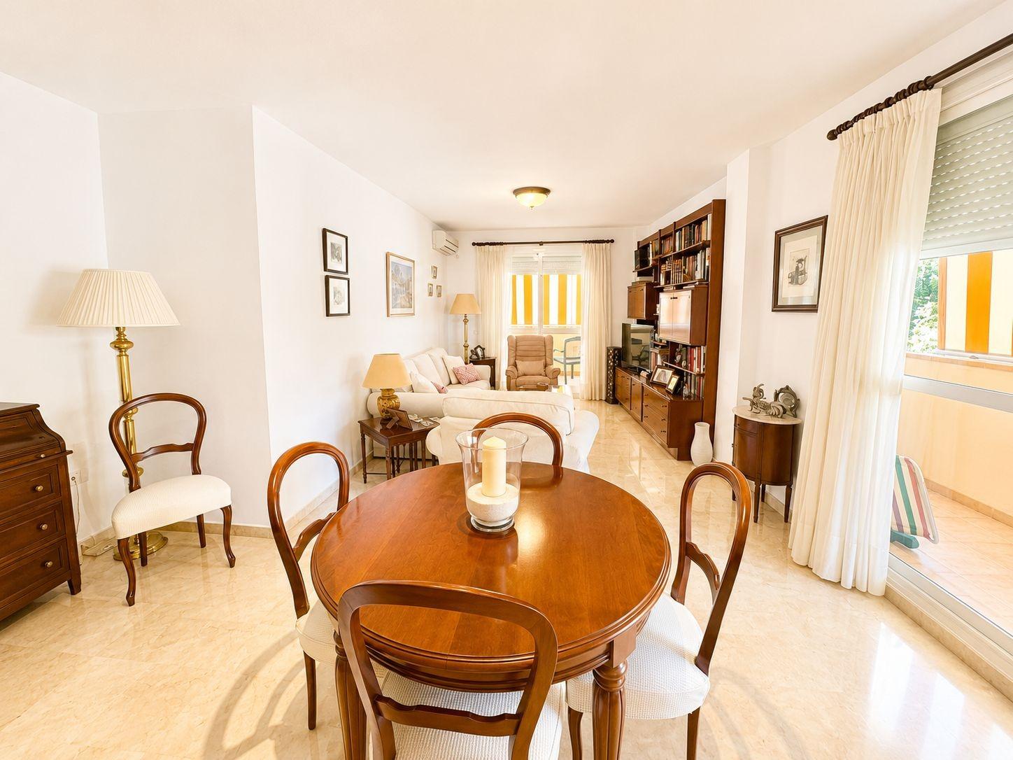 3 Bedroom Apartment in Fuengirola - Photo 4