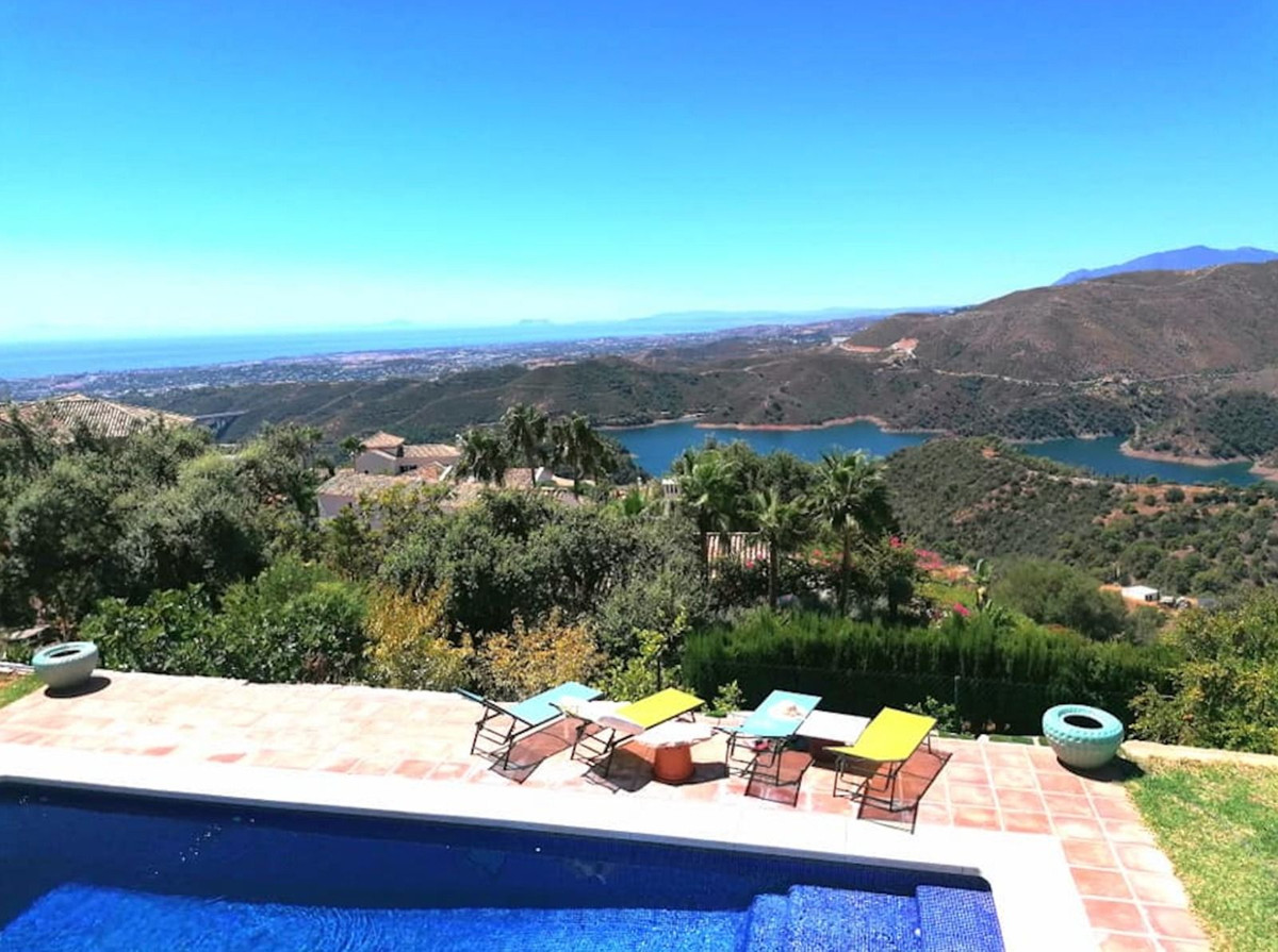 6 Bedroom Villa in Istán - Photo 14