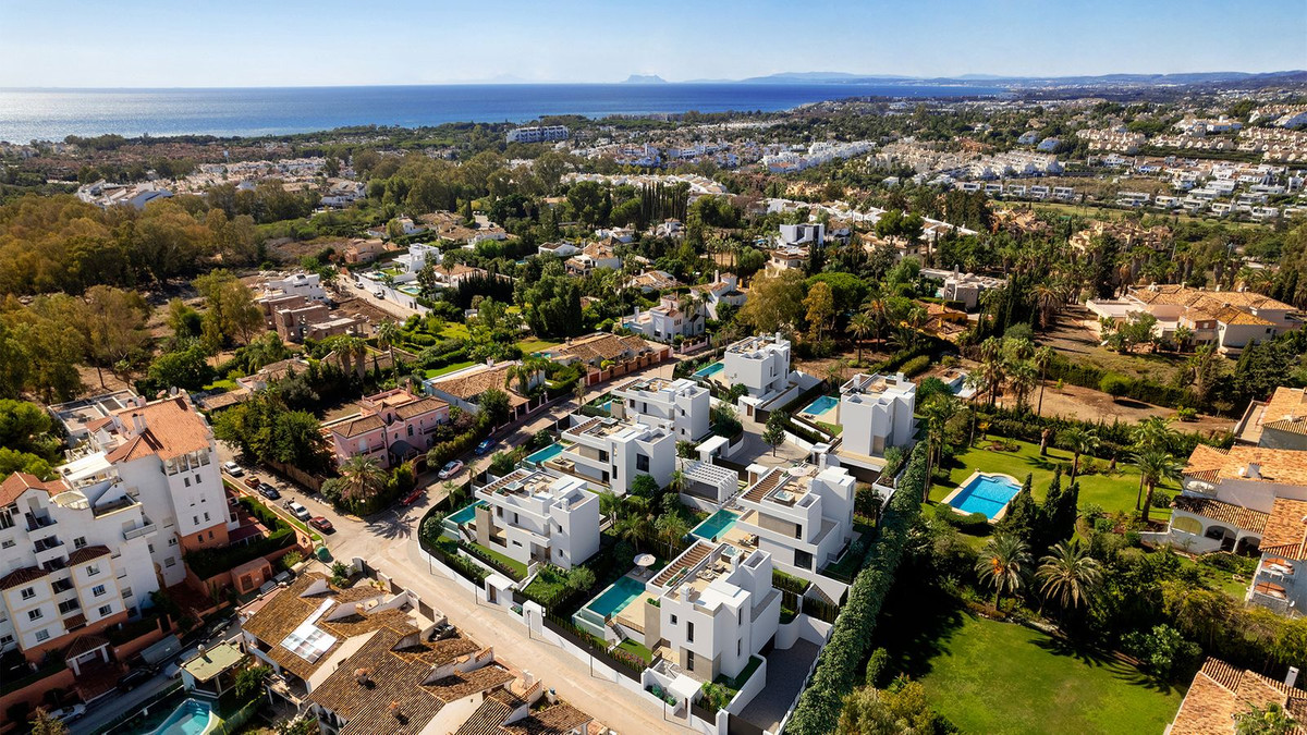 3 Bedroom Villa in Estepona - Photo 2