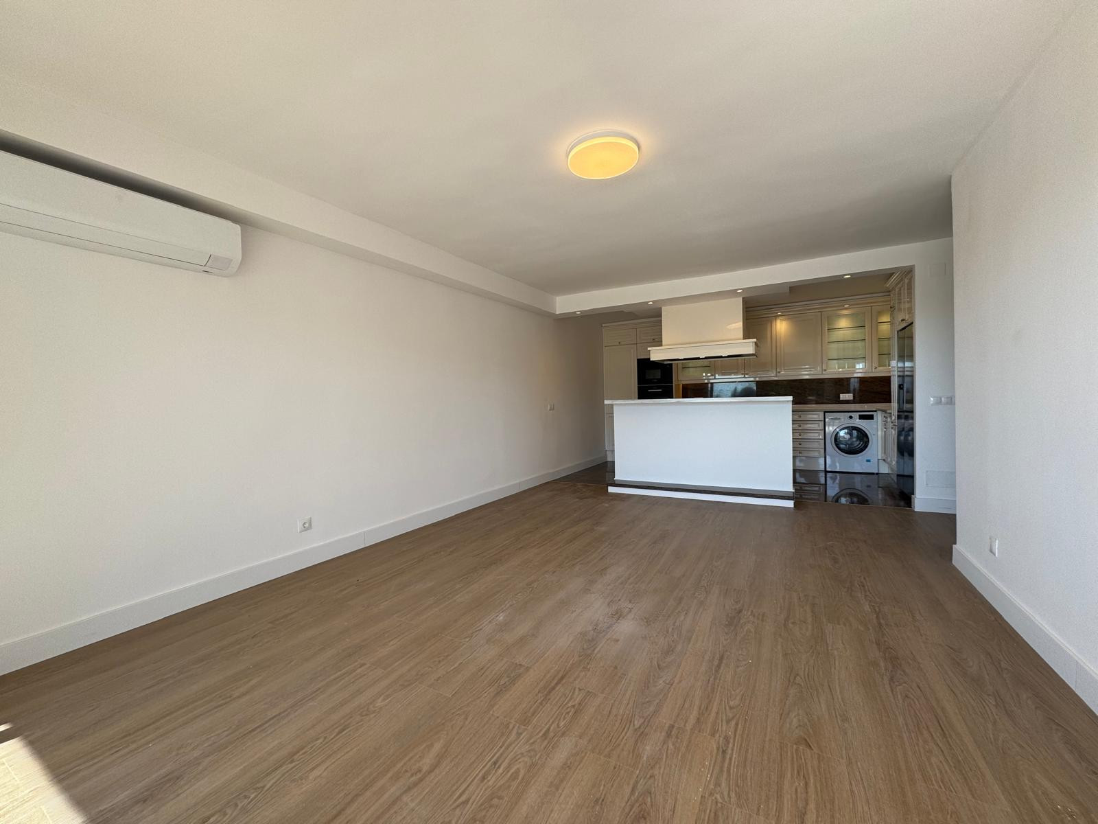 2 Bedroom Apartment in Estepona - Photo 6