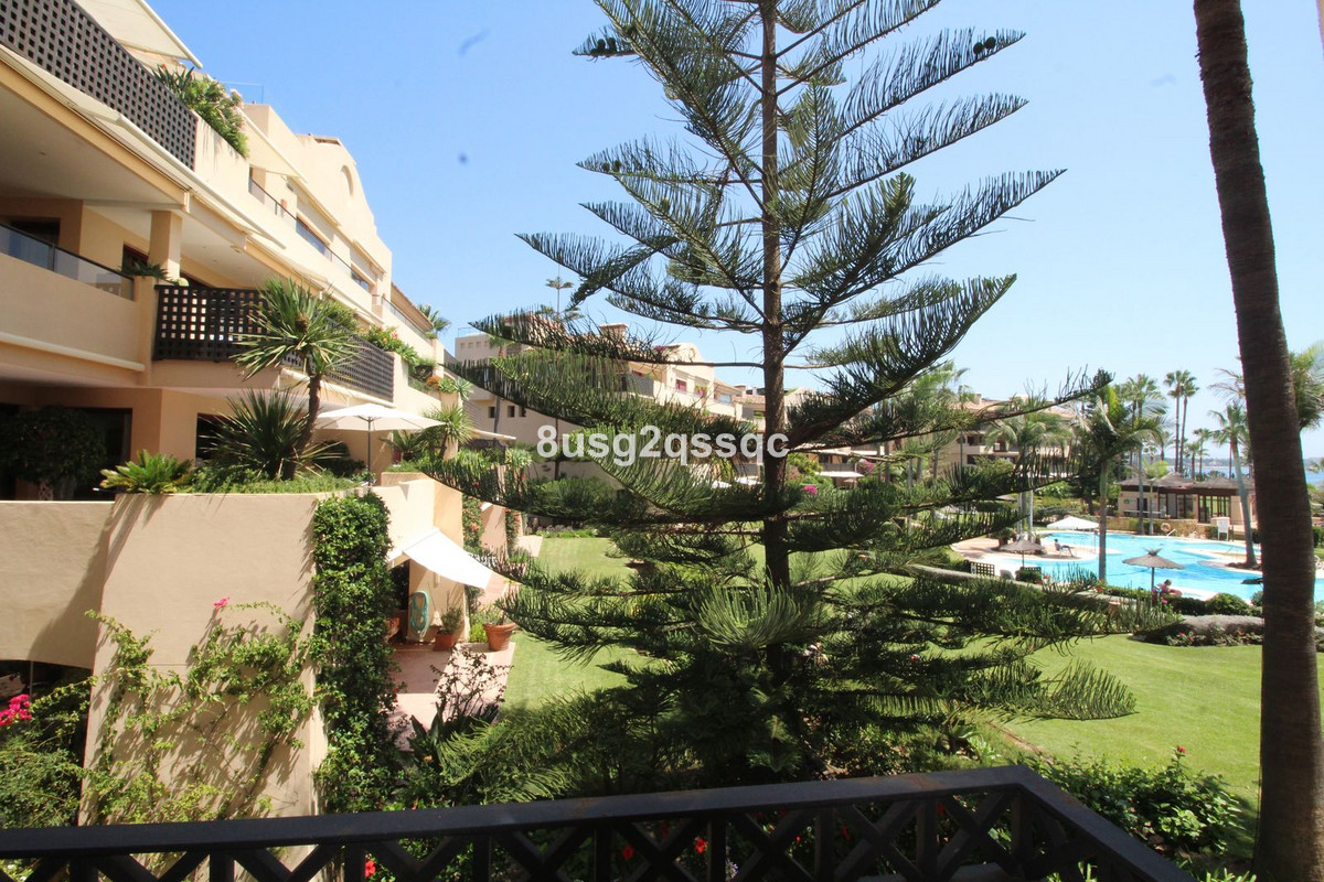 3 Bedroom Penthouse in Estepona - Photo 44