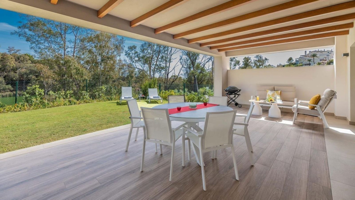 3 Bedroom Apartment in Marbella - Photo 16