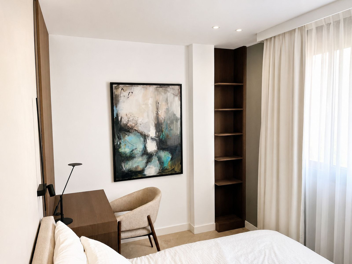 3 Bedroom Penthouse in Estepona - Photo 13