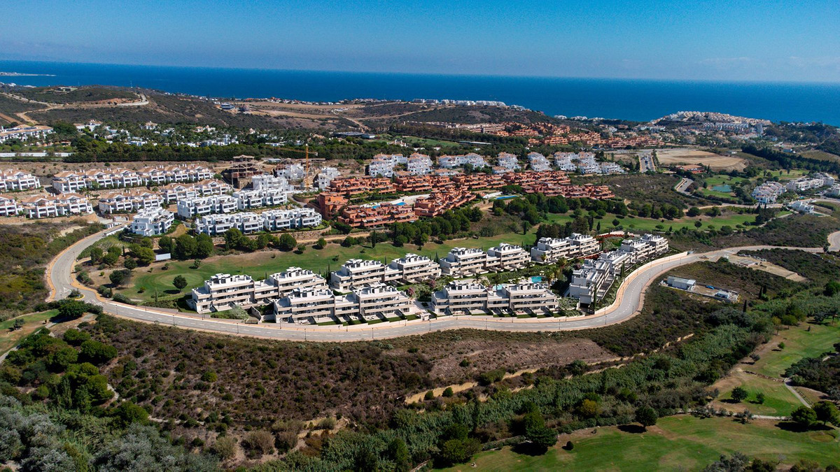 2 Bedroom Apartment in Casares - Photo 8