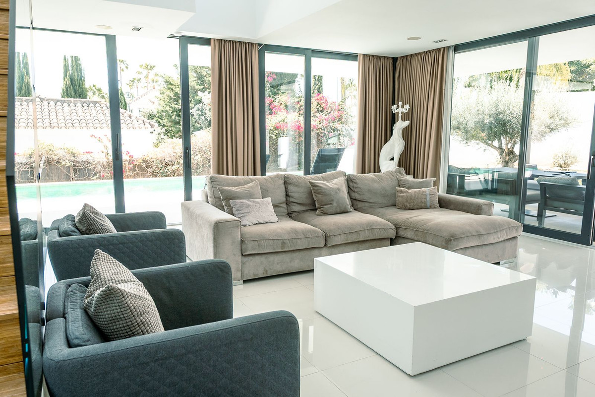 5 Bedroom Villa in Marbella - Photo 14