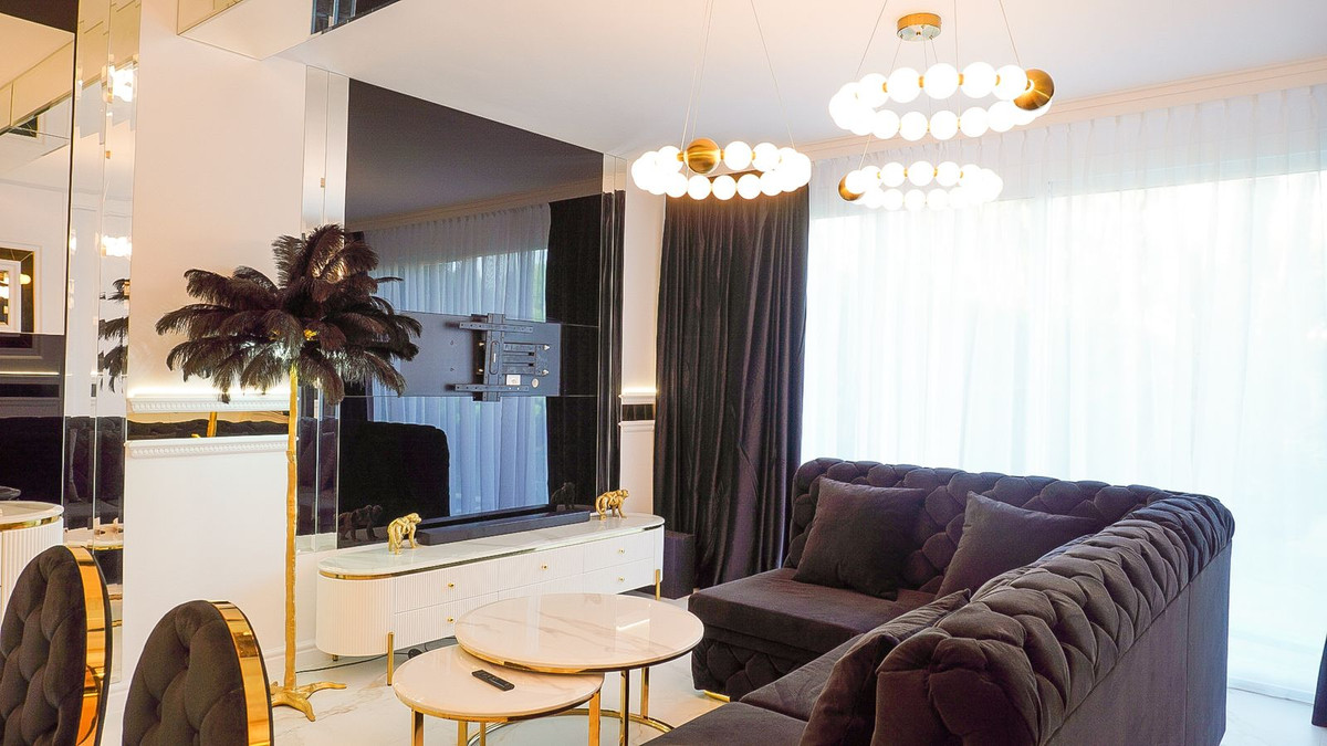 2 Bedroom Apartment in Marbella - Photo 8