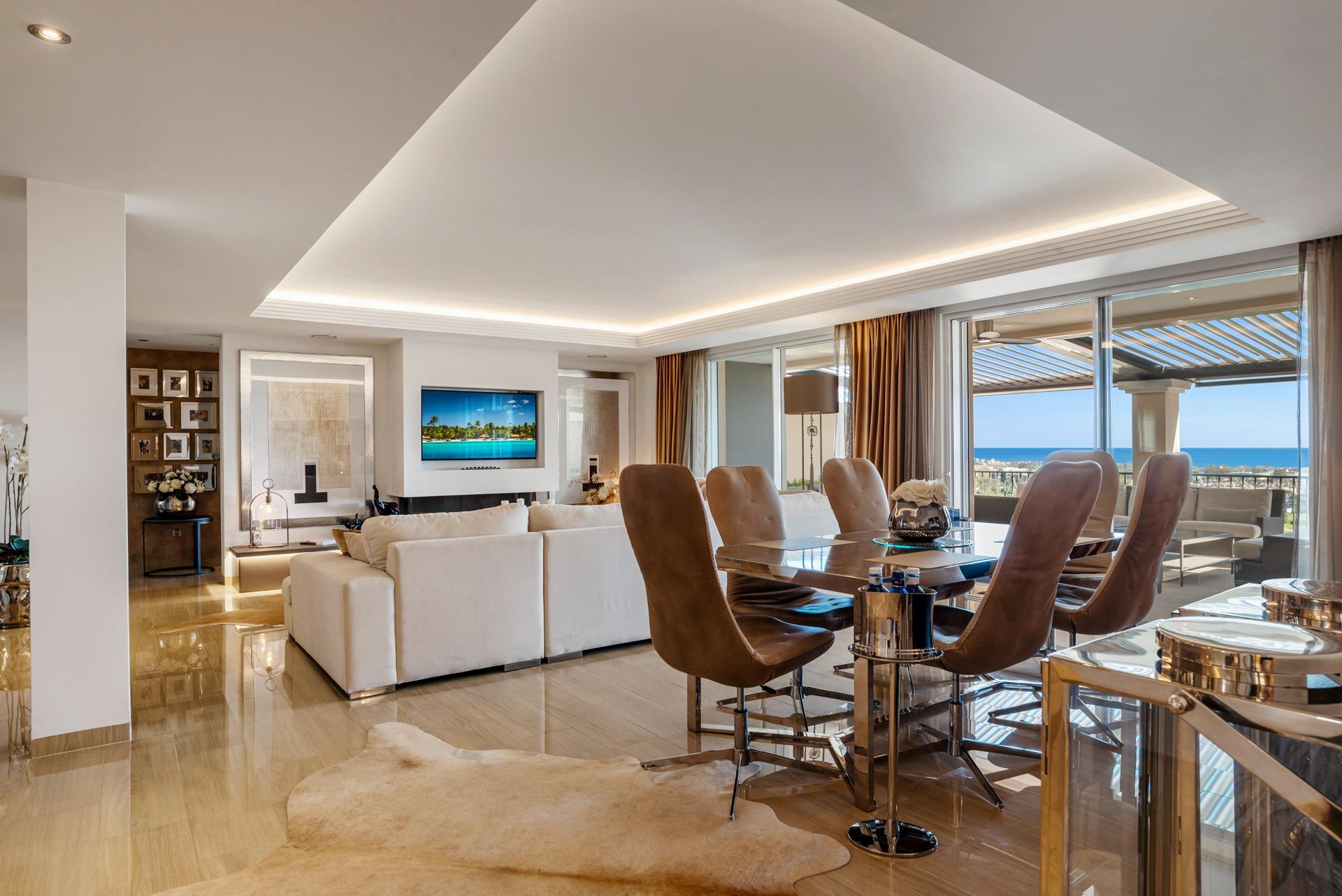 4 Bedroom Penthouse in Benahavís - Photo 16
