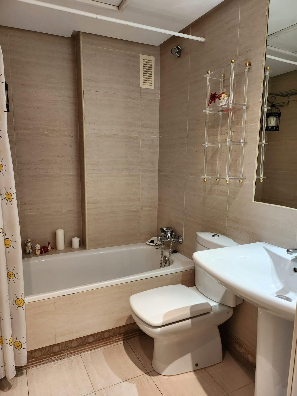 2 Bedroom Apartment in Marbella - Photo 23
