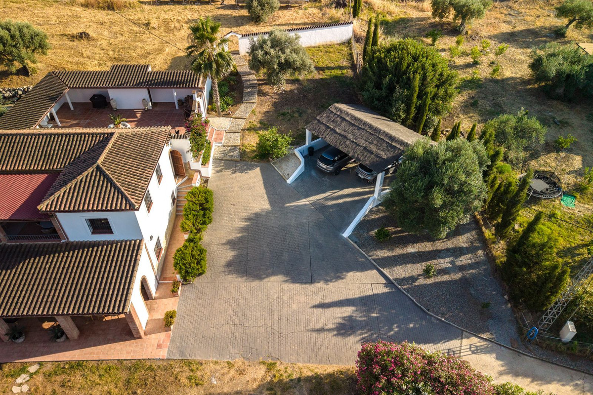 3 Bedroom Villa in Coín - Photo 5