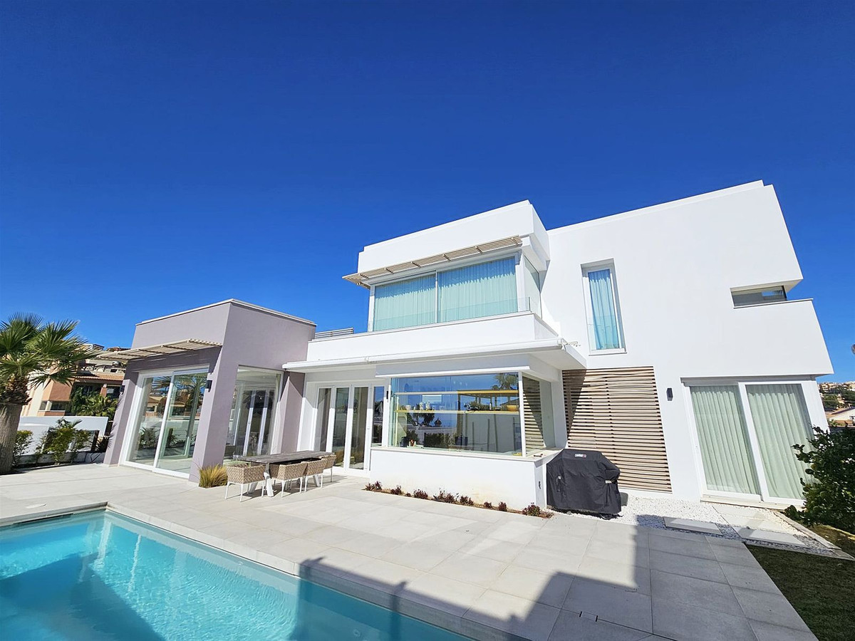 5 Bedroom Villa in Mijas