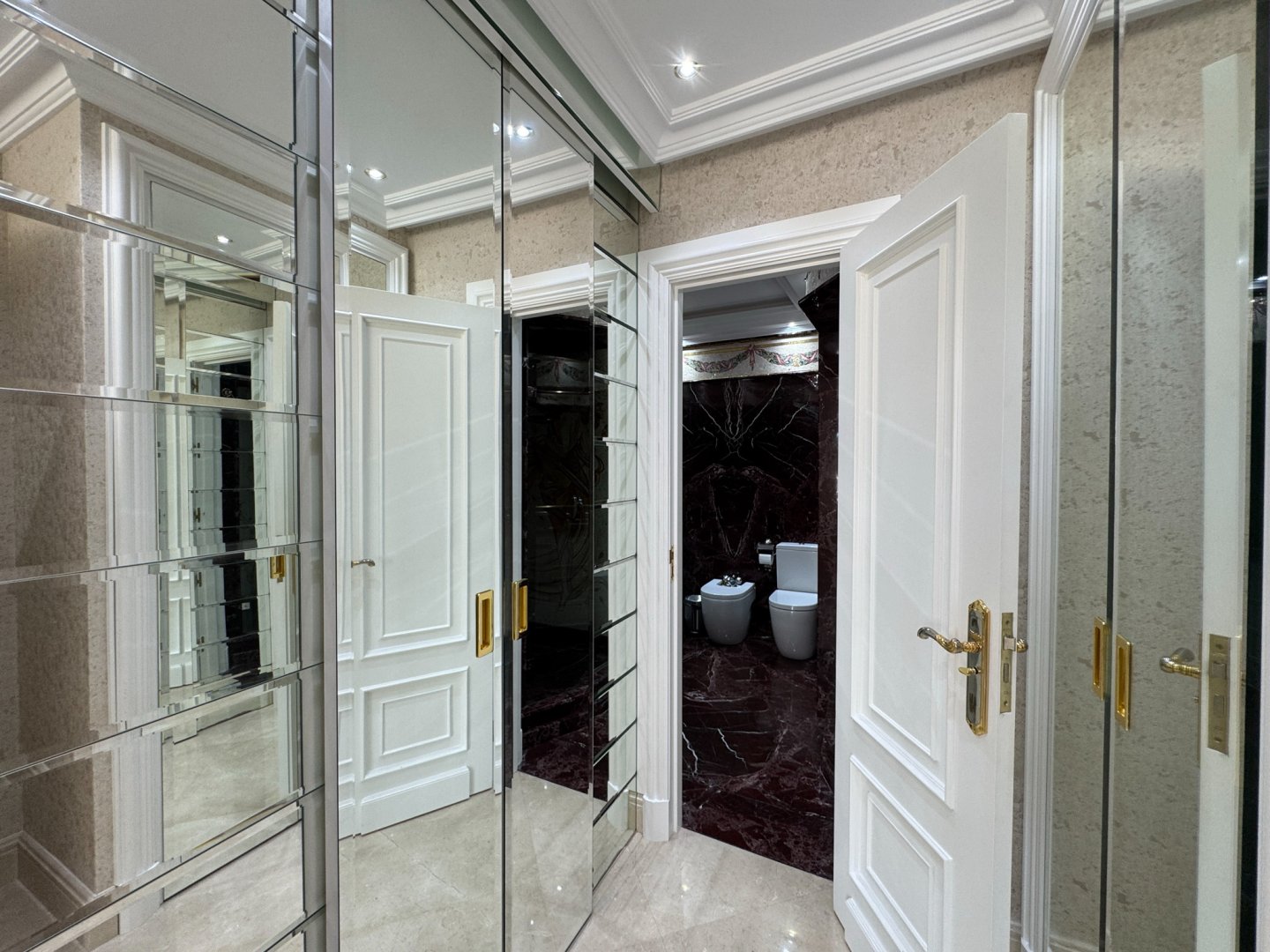 1 Bedroom Apartment in Marbella - Photo 23