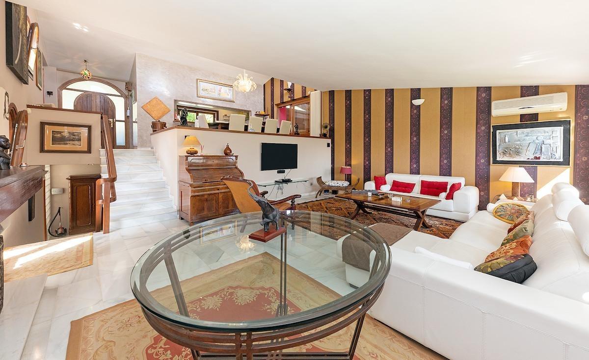 7 Bedroom Villa in Marbella - Photo 6