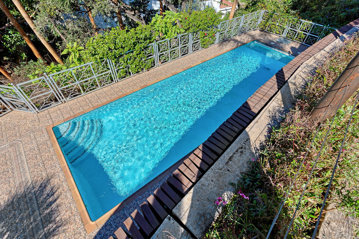 4 Bedroom Villa in Marbella - Photo 22