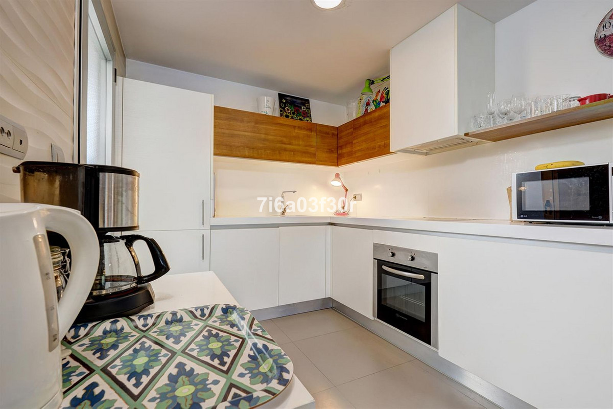 3 Bedroom Apartment in Marbella - Photo 7