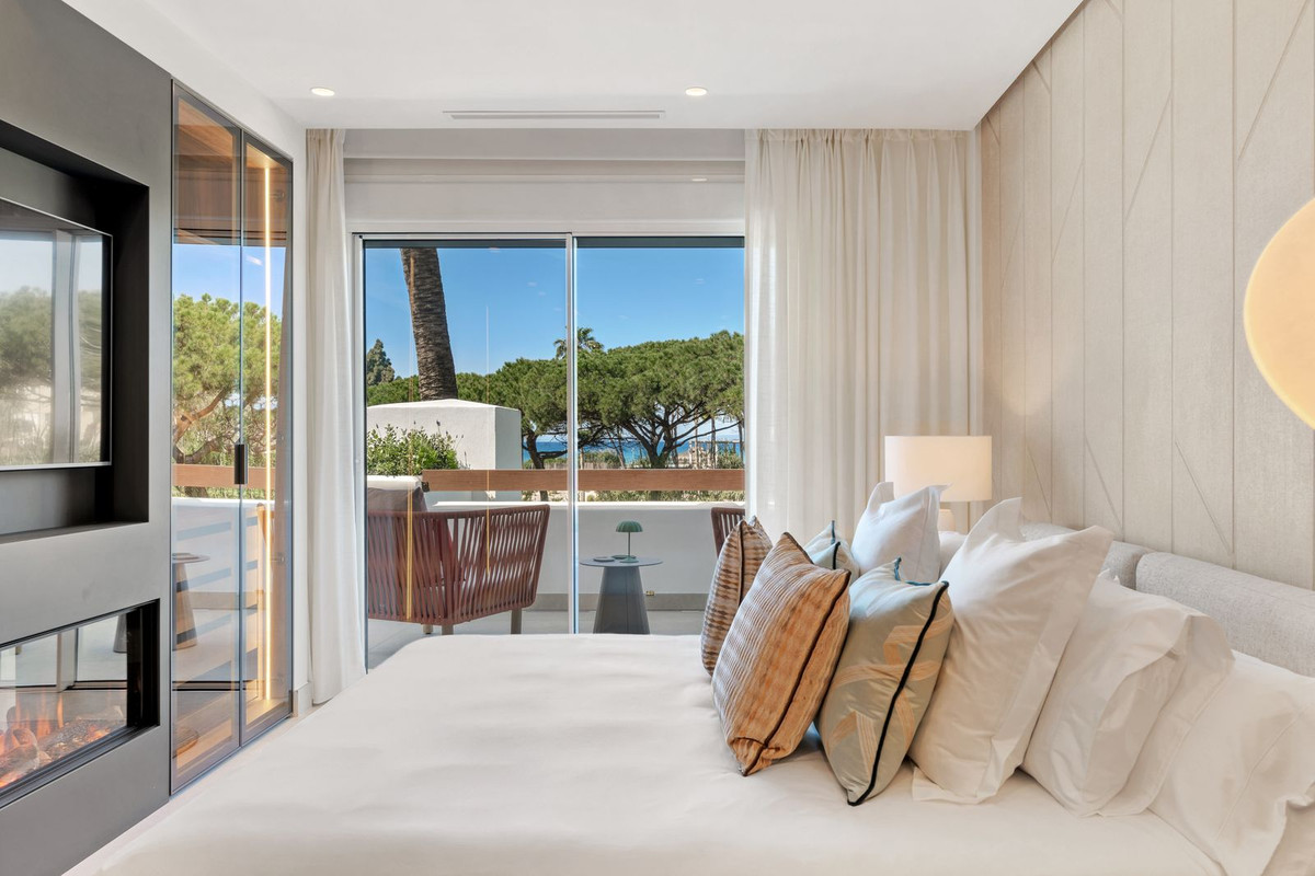 3 Bedroom Apartment in Marbella - Photo 7