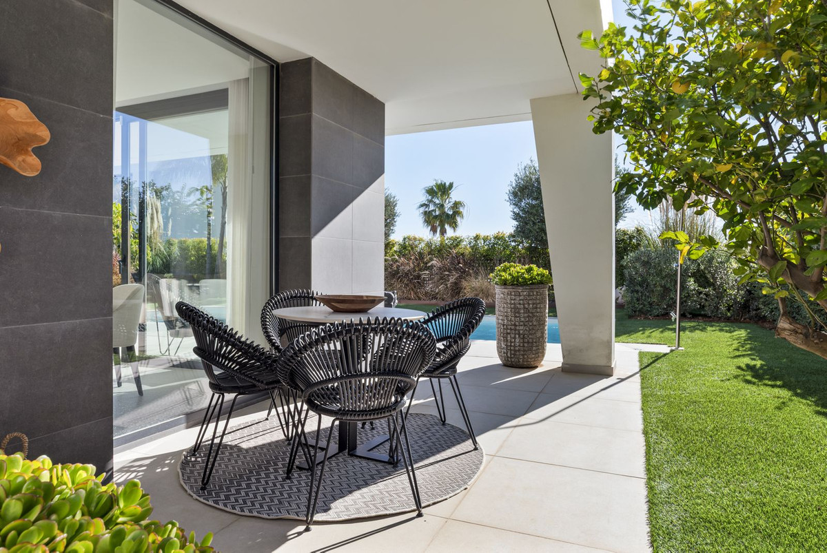 3 Bedroom Villa in La Duquesa - Photo 40