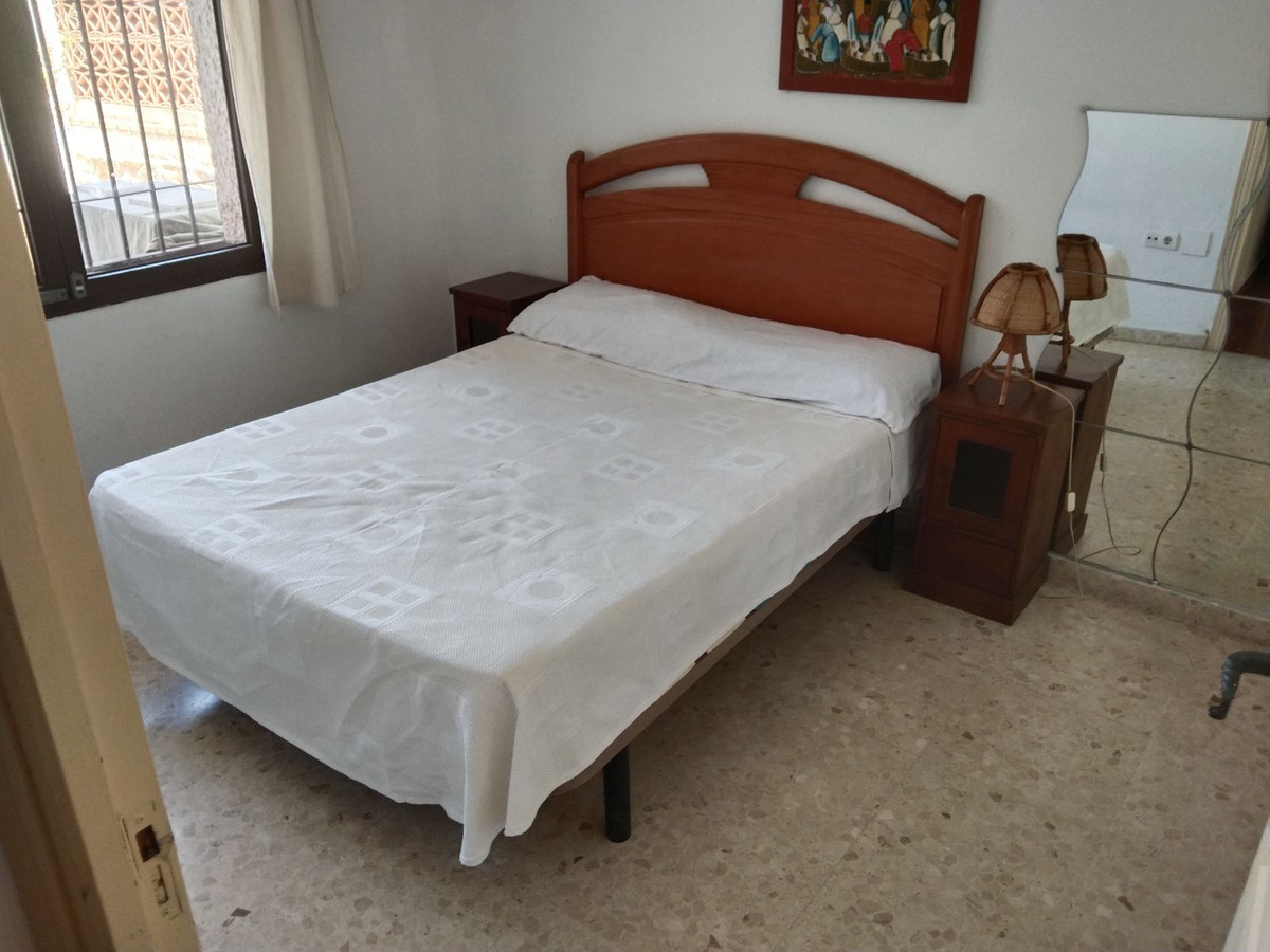 4 Bedroom Villa in Málaga - Photo 5