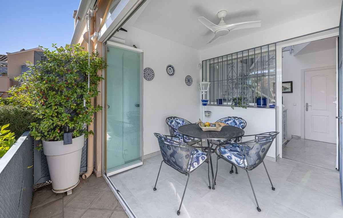 3 Bedroom Townhouse in Marbella - Photo 5