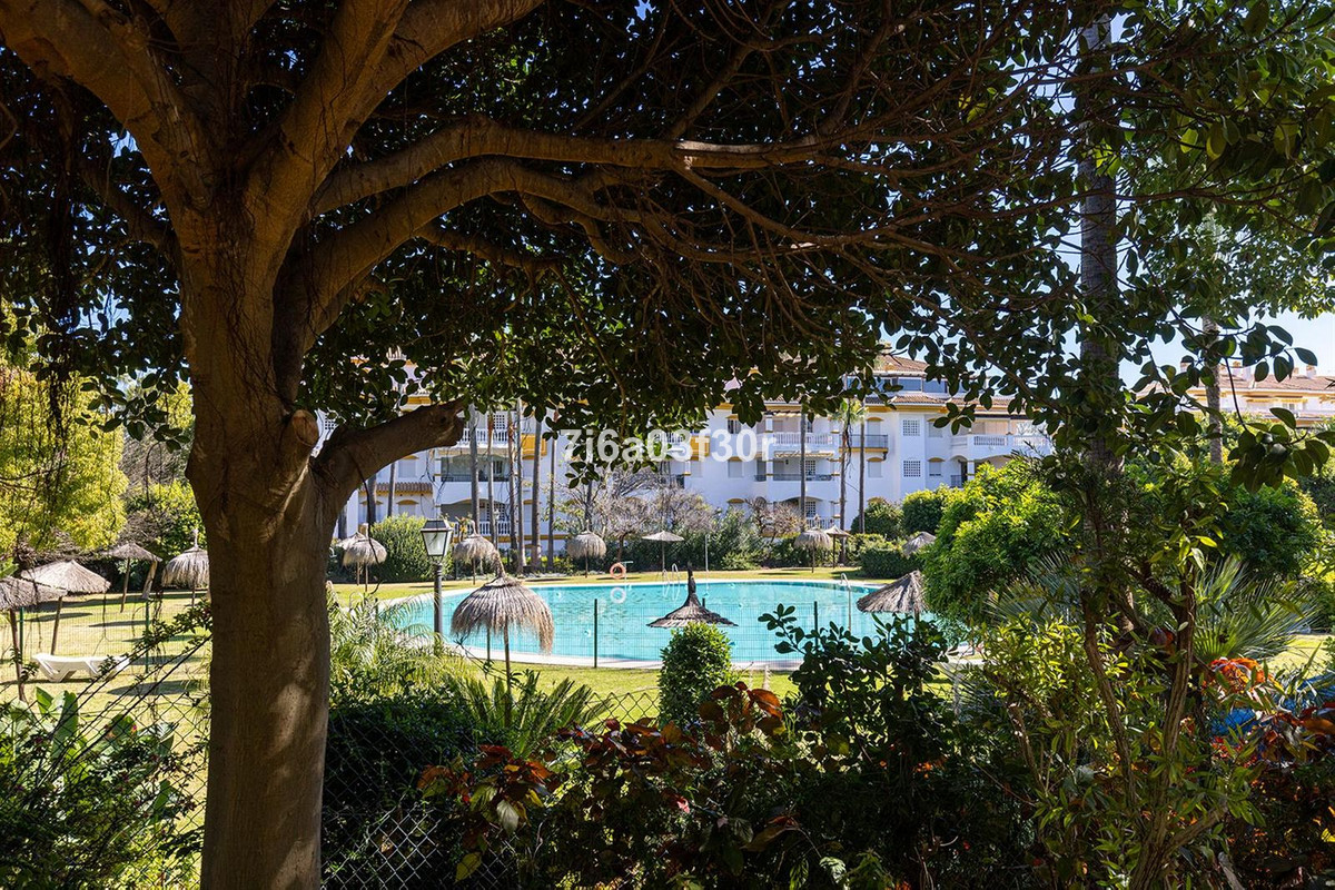 2 Bedroom Apartment in Marbella - Photo 34