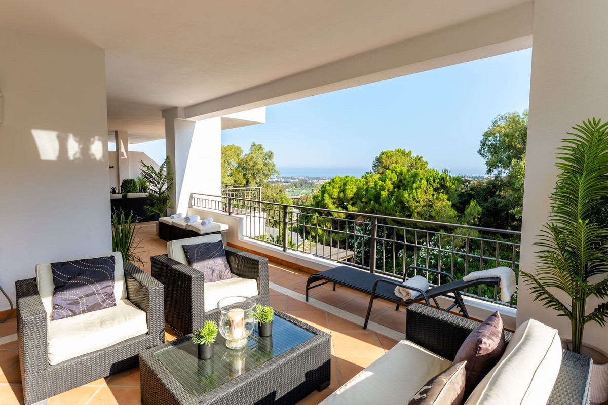 3 Bedroom Apartment in Benahavís - Photo 14