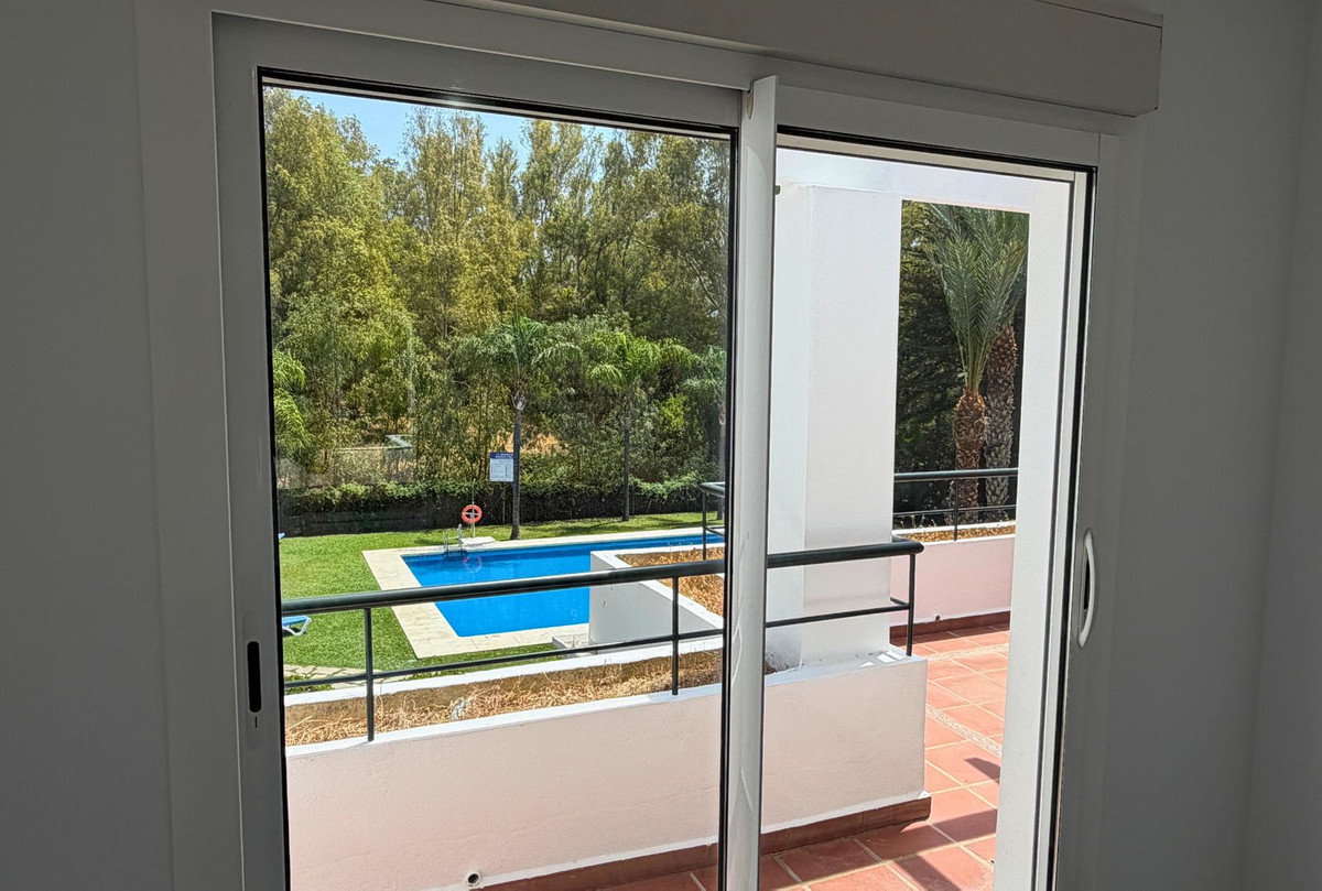 Piso de 2 dormitorios con piscina en Málaga – Foto 23