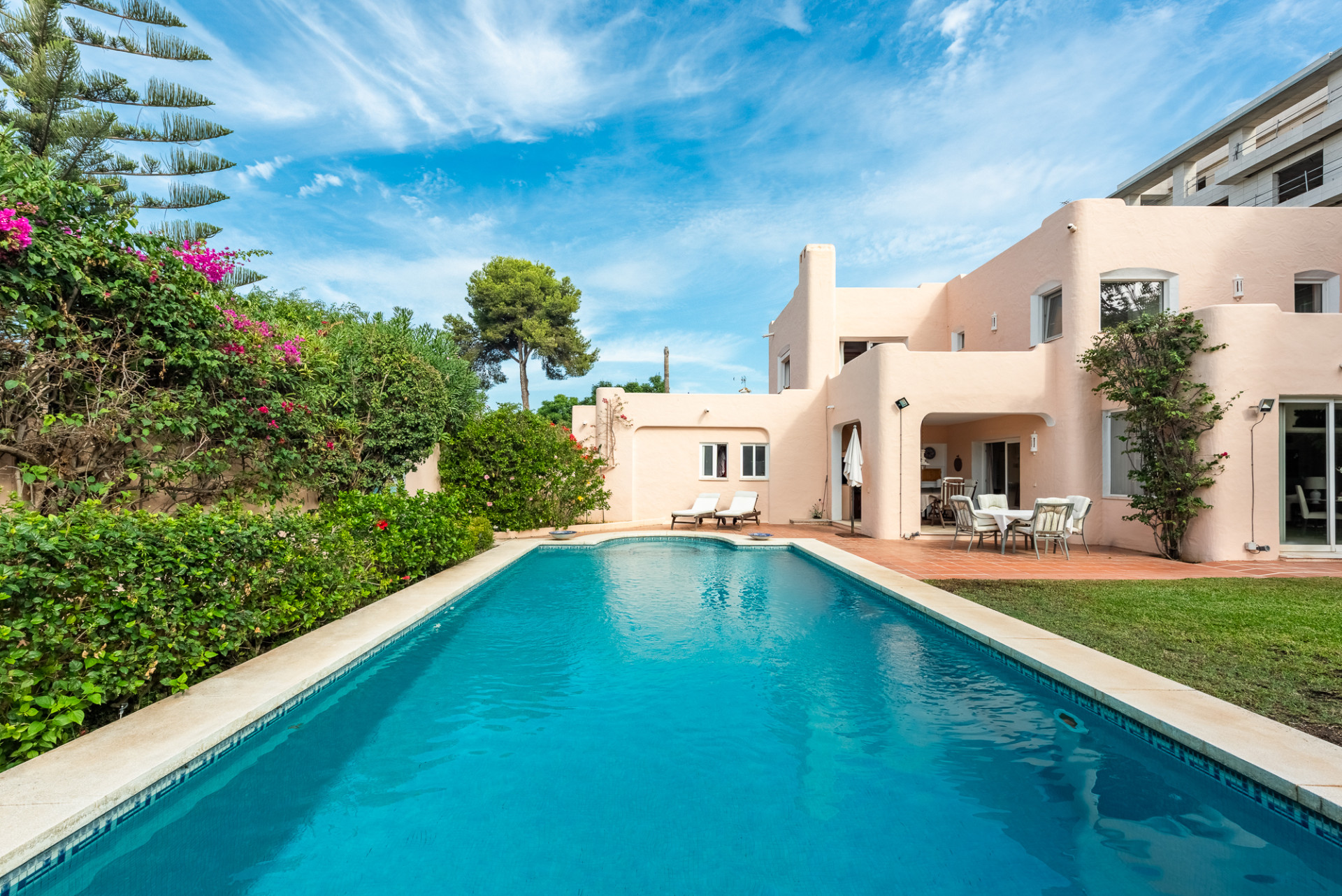 4 Bedroom Villa in Estepona - Photo 11