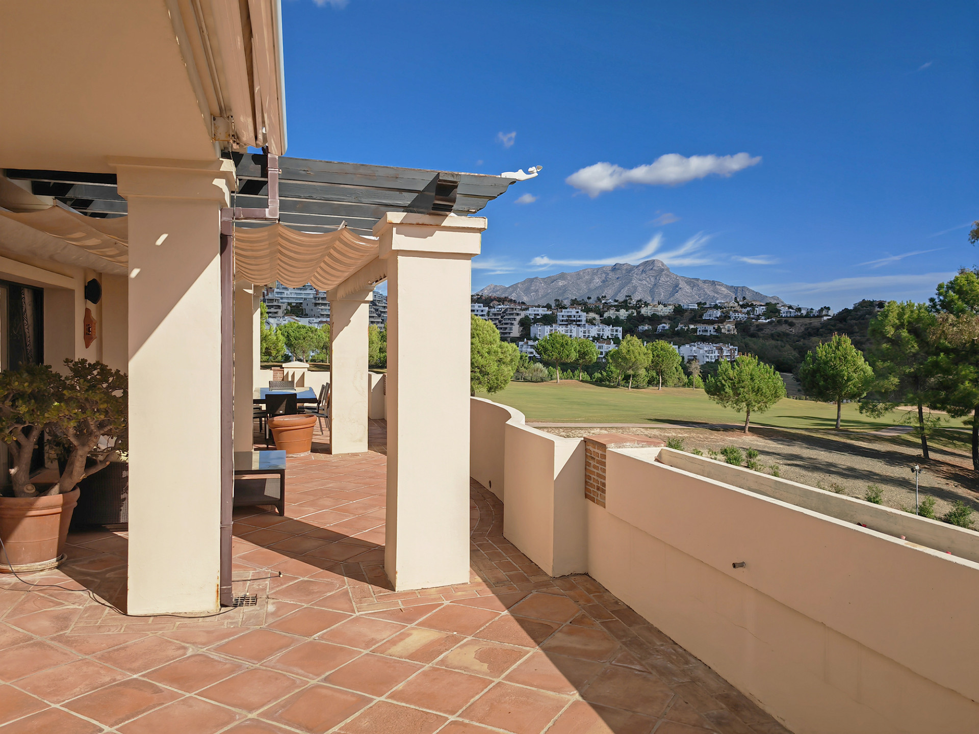 4 Bedroom Penthouse in Benahavís - Foto 18