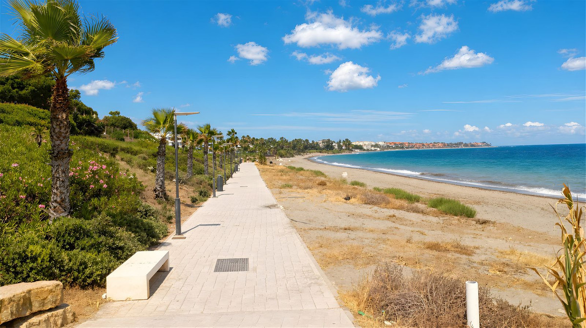 3 Bedroom Apartment in Estepona - Photo 38