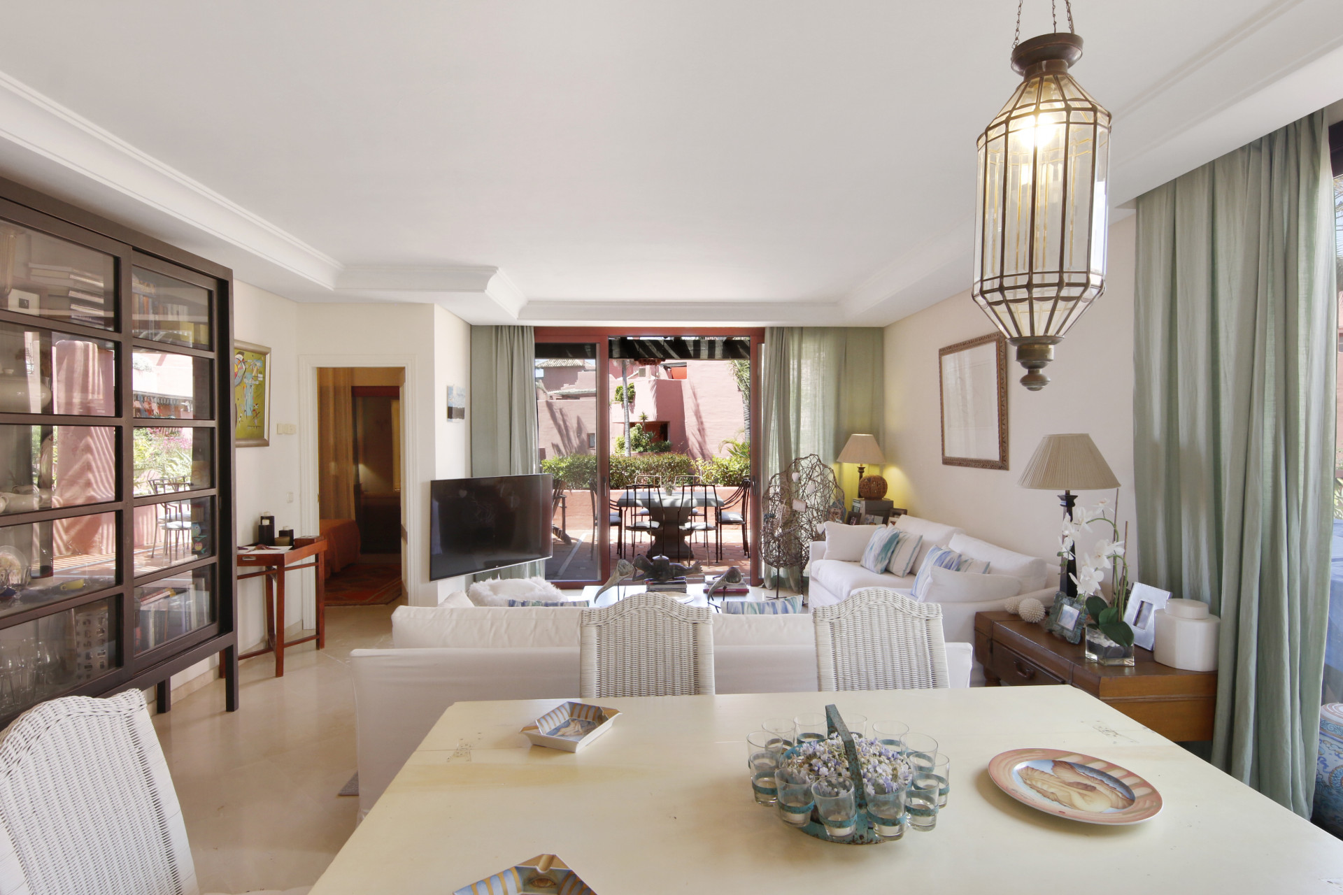 3 Bedroom Penthouse in Estepona - Photo 6