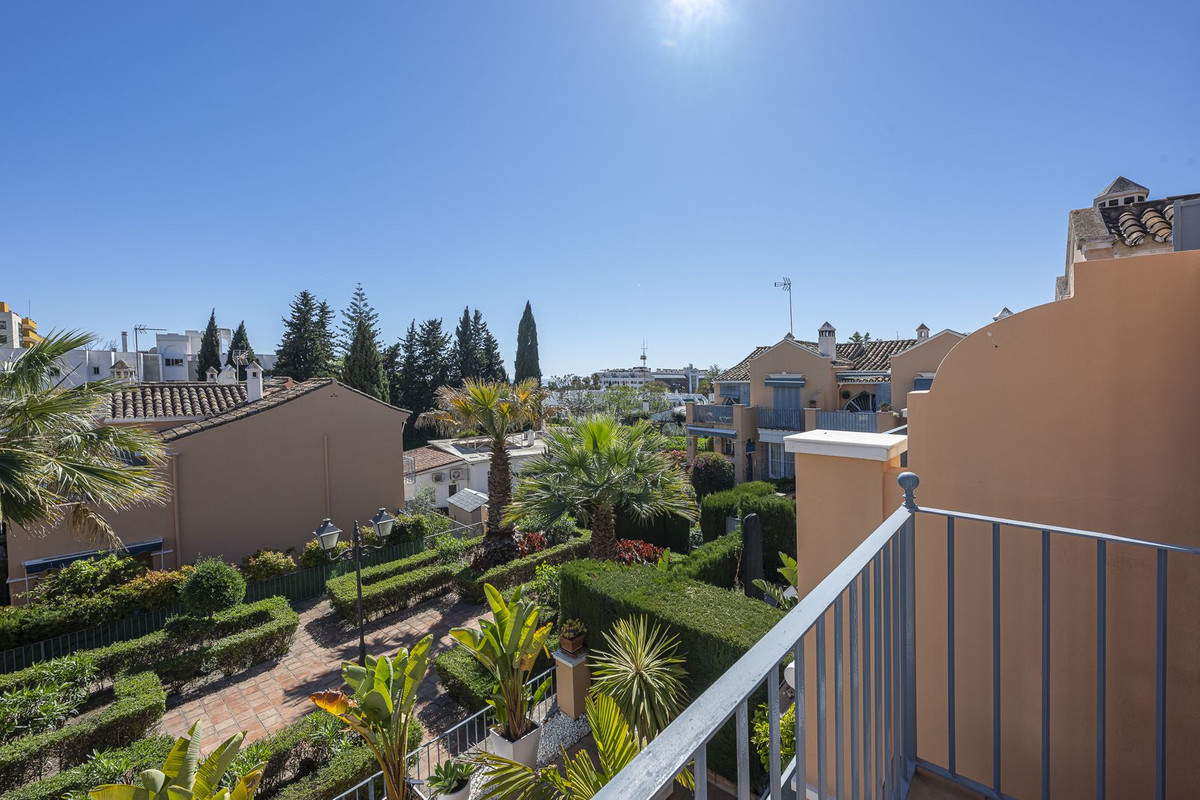 3 Bedroom Townhouse in Marbella - Photo 27