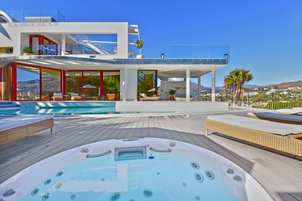 7 Bedroom Villa in Marbella - Photo 49