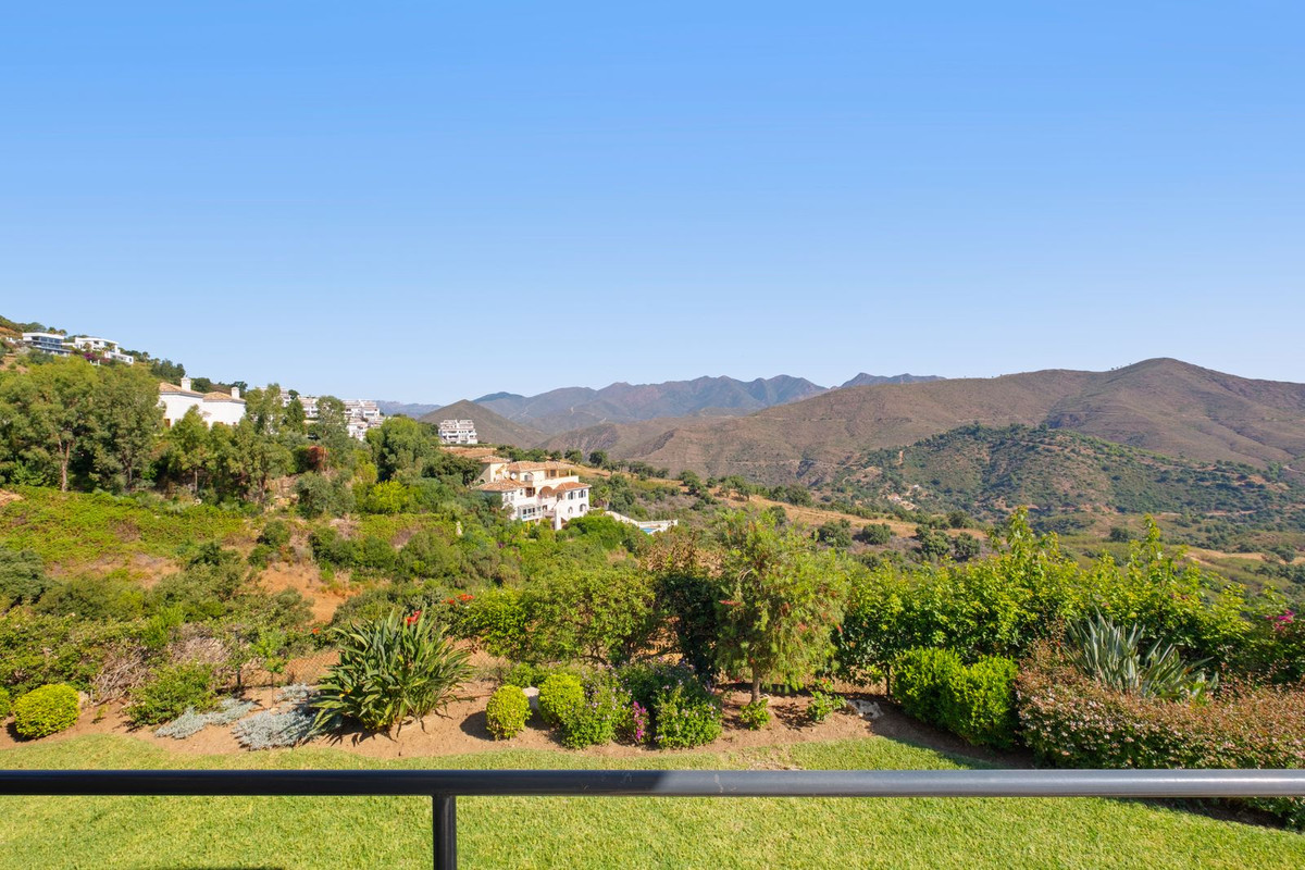 5 Bedroom Villa in Marbella - Photo 41