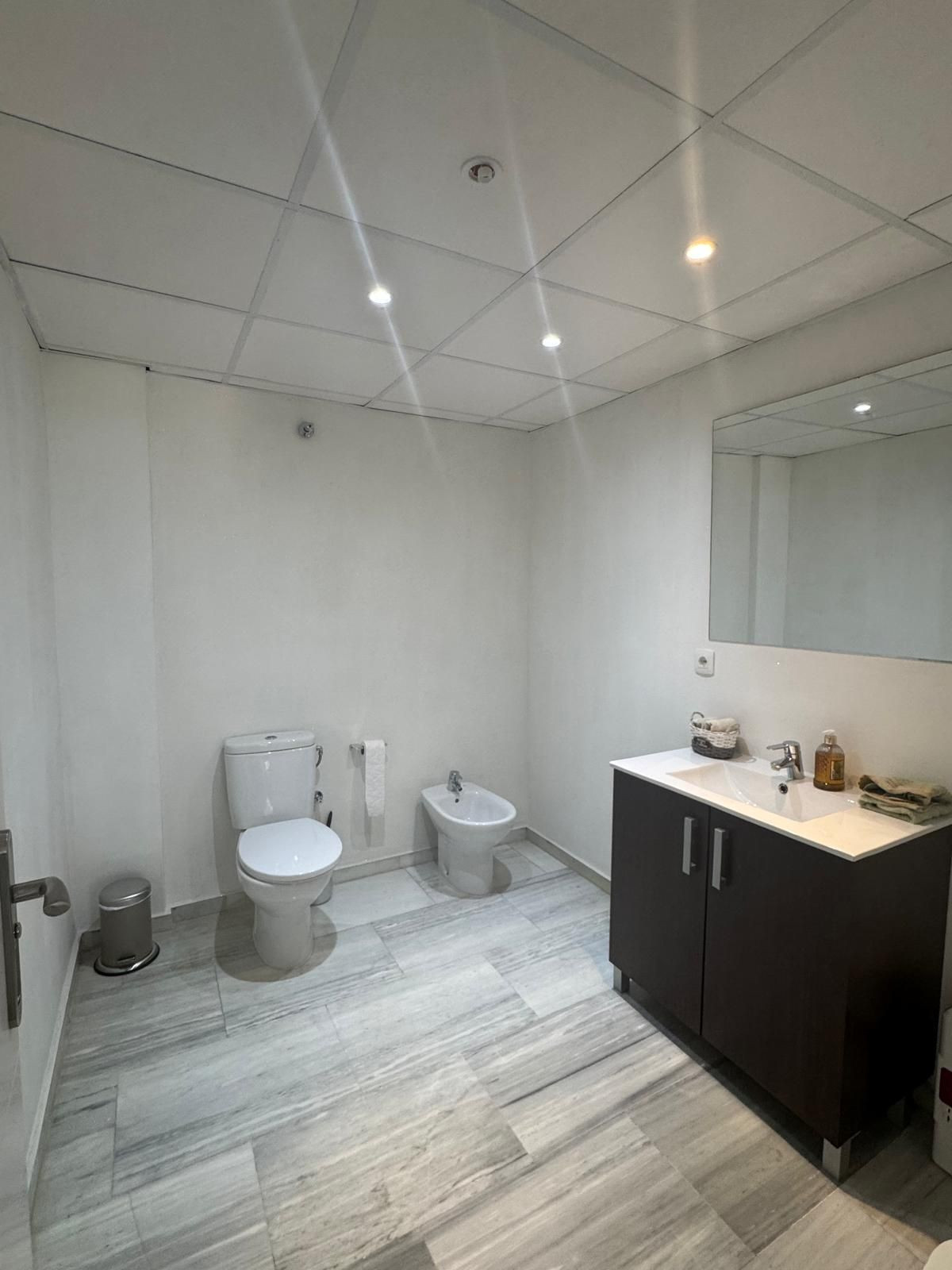 Commercial premises with pool in Malaga, Spain – Photo 11