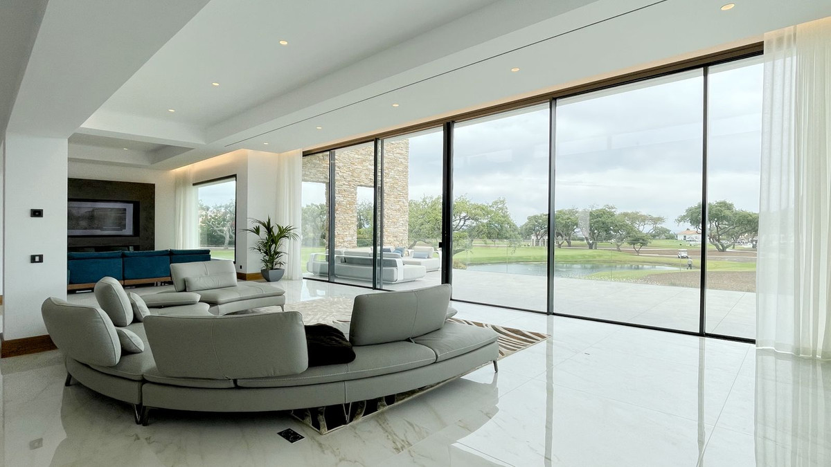 6 Bedroom Villa in San Roque - Photo 37
